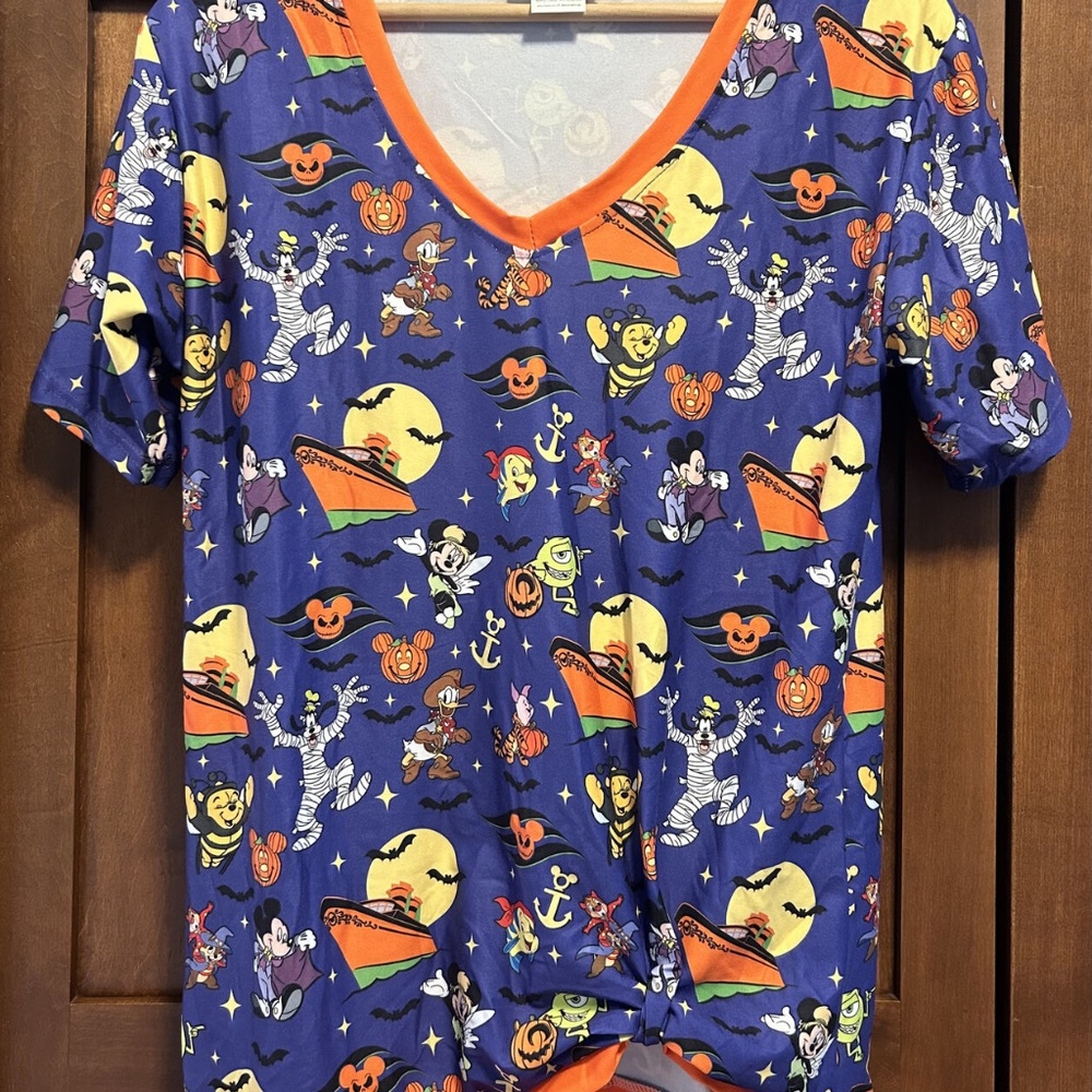 Enchanted Dress Shop Disney Halloween on the High Seas/Cruise knot top Small NIP
